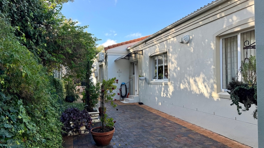 5 Bedroom Property for Sale in Dennegeur Western Cape